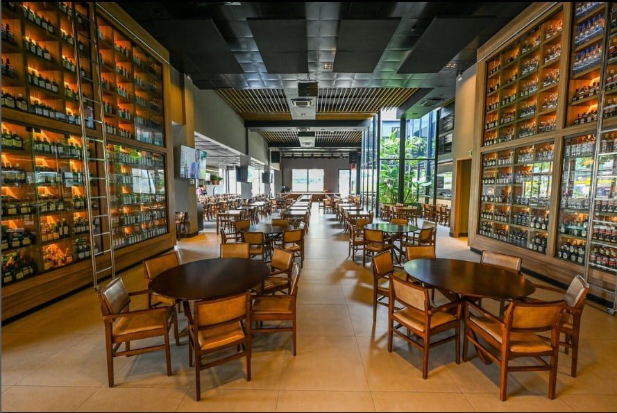 Bar do Cuscuz em Recife para retratar as vantagens dos móveis para bares e restaurantes