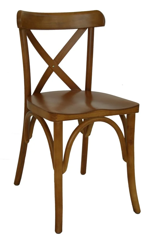 Cadeira Malta Slim de madeira com encosto em X e design clássico elegante para sala de jantar
